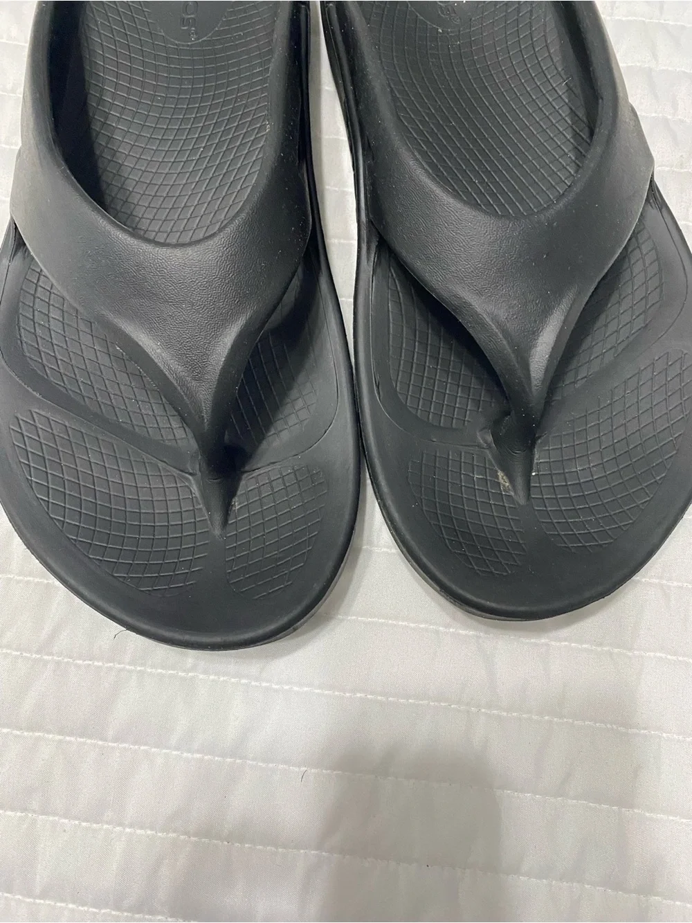 OOFOS OORIGINAL Black Recovery Thong Sandals Men’s Size 10